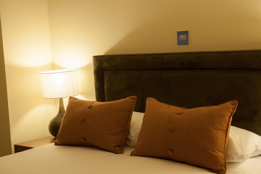 Stirrups Hotel Bracknell Dış mekan fotoğraf